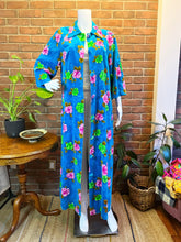 Load image into Gallery viewer, Turquoise Floral Velour Over Coat
