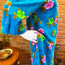 Load image into Gallery viewer, Turquoise Floral Velour Over Coat
