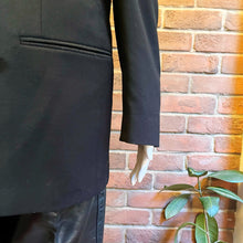 Load image into Gallery viewer, Pierre Cardin Black DB Blazer
