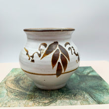 Load image into Gallery viewer, Cream Pottery Pot
